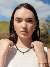 Pebble Huggie